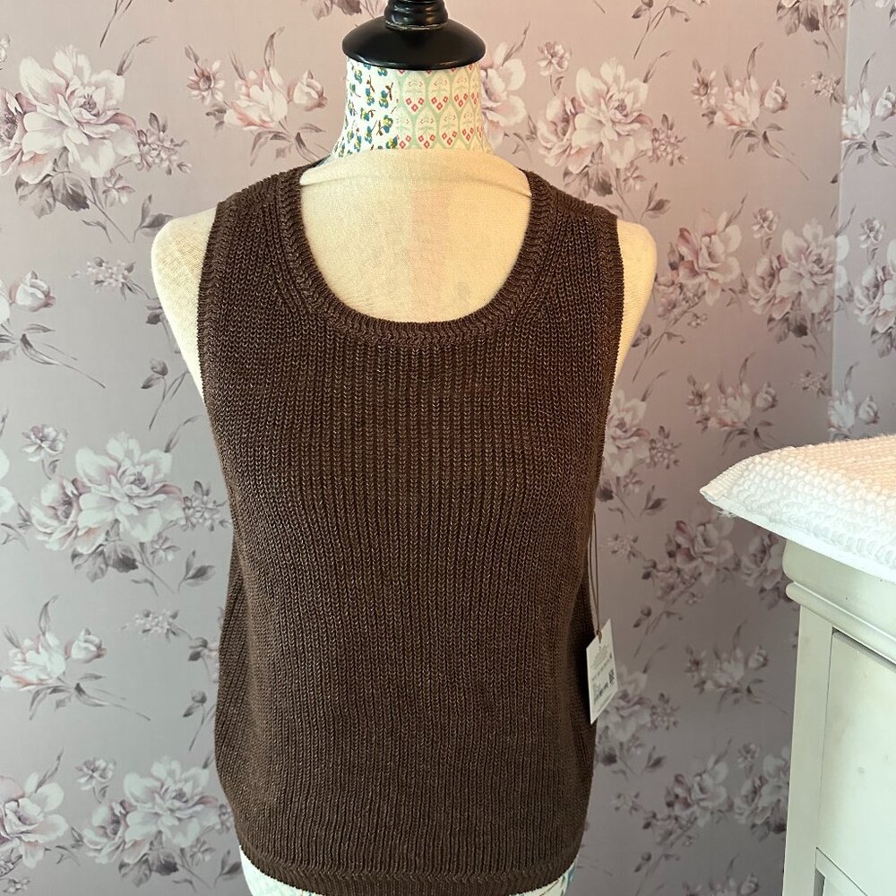 SLEEVELES SWEATER TOP